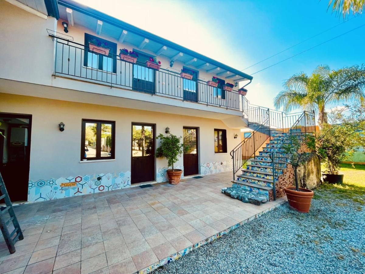 Bed and Breakfast Borgo Camicia In Барчеллона-Поццо-ди-Готто Экстерьер фото