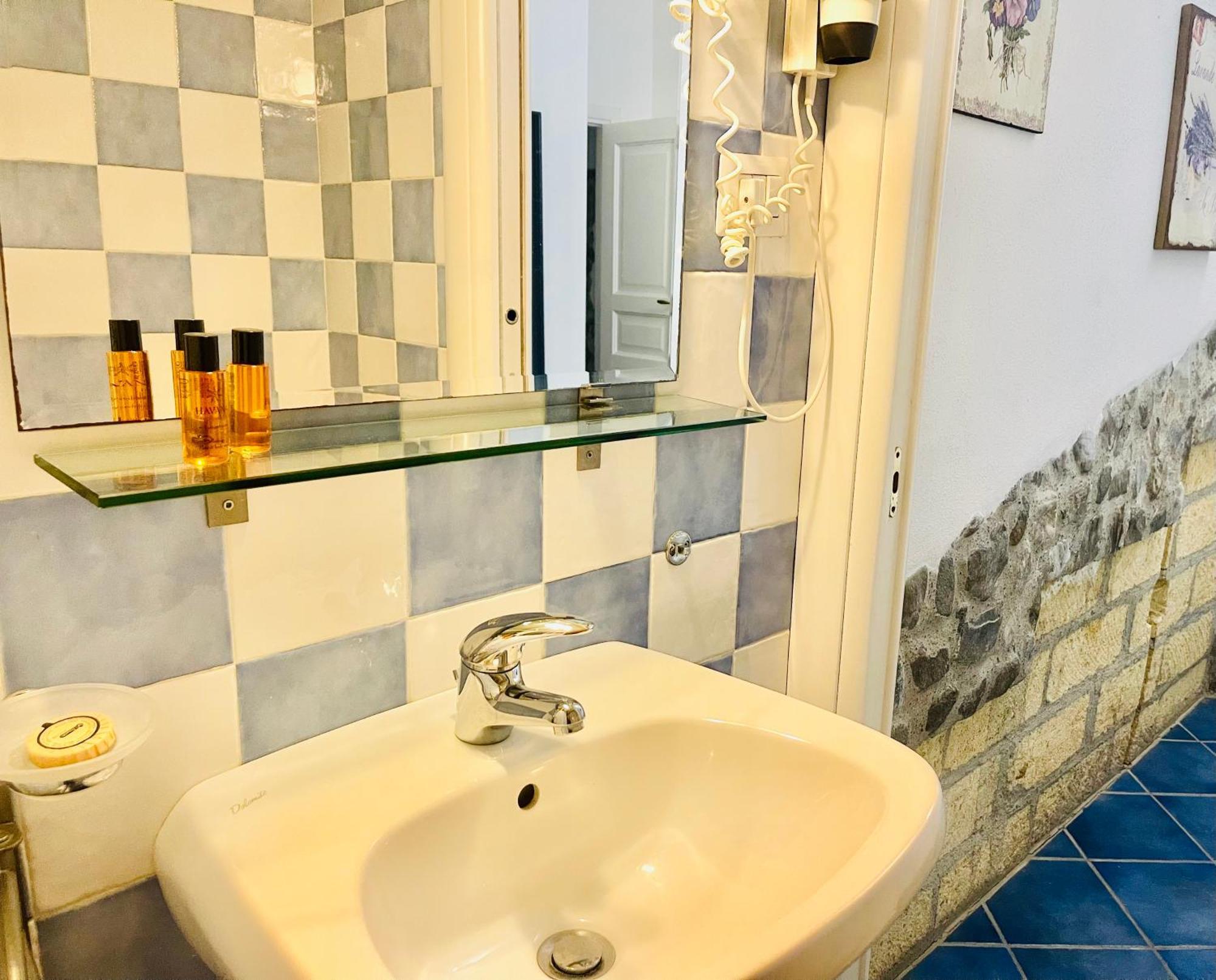 Bed and Breakfast Borgo Camicia In Барчеллона-Поццо-ди-Готто Номер фото