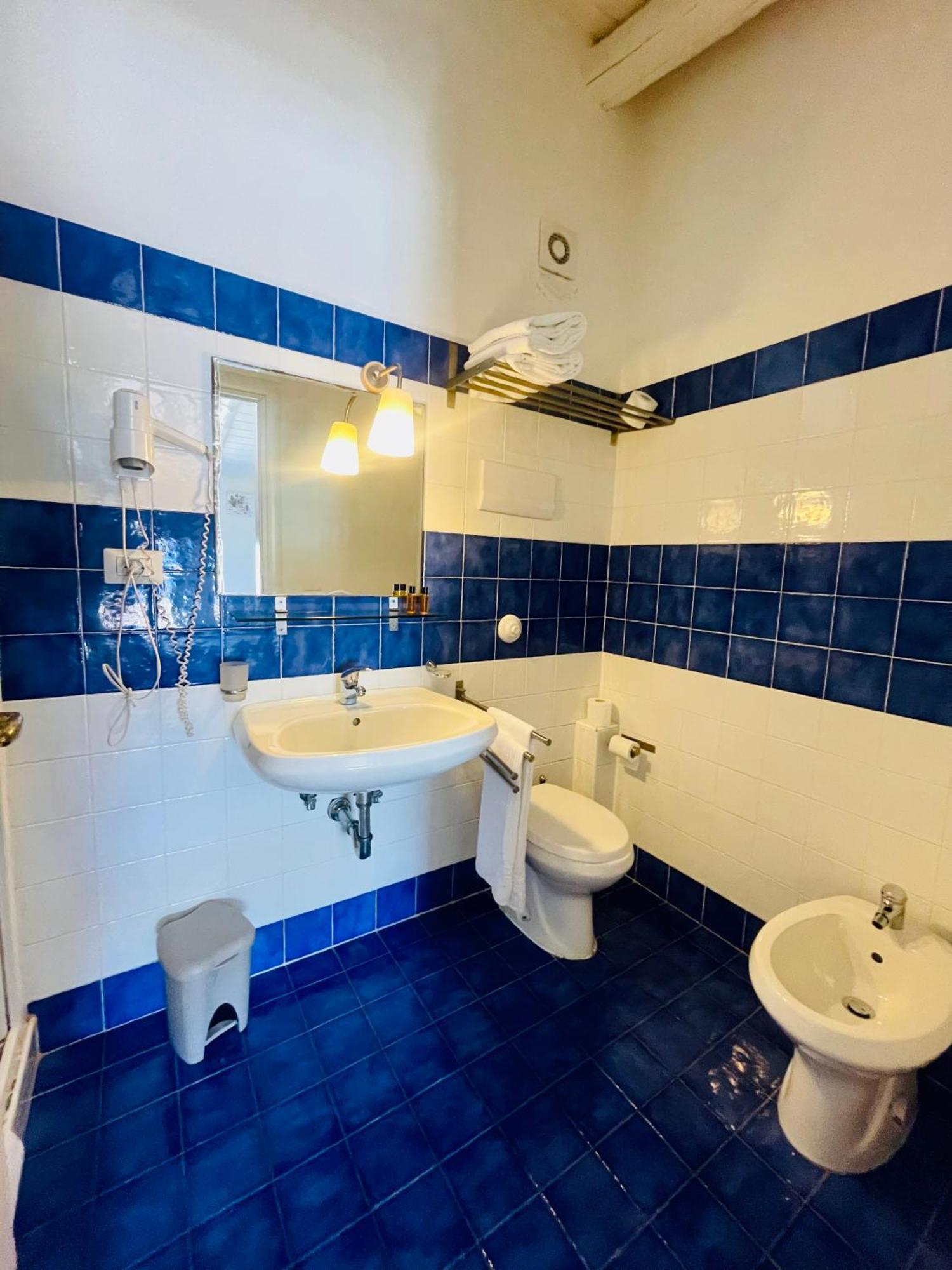 Bed and Breakfast Borgo Camicia In Барчеллона-Поццо-ди-Готто Номер фото