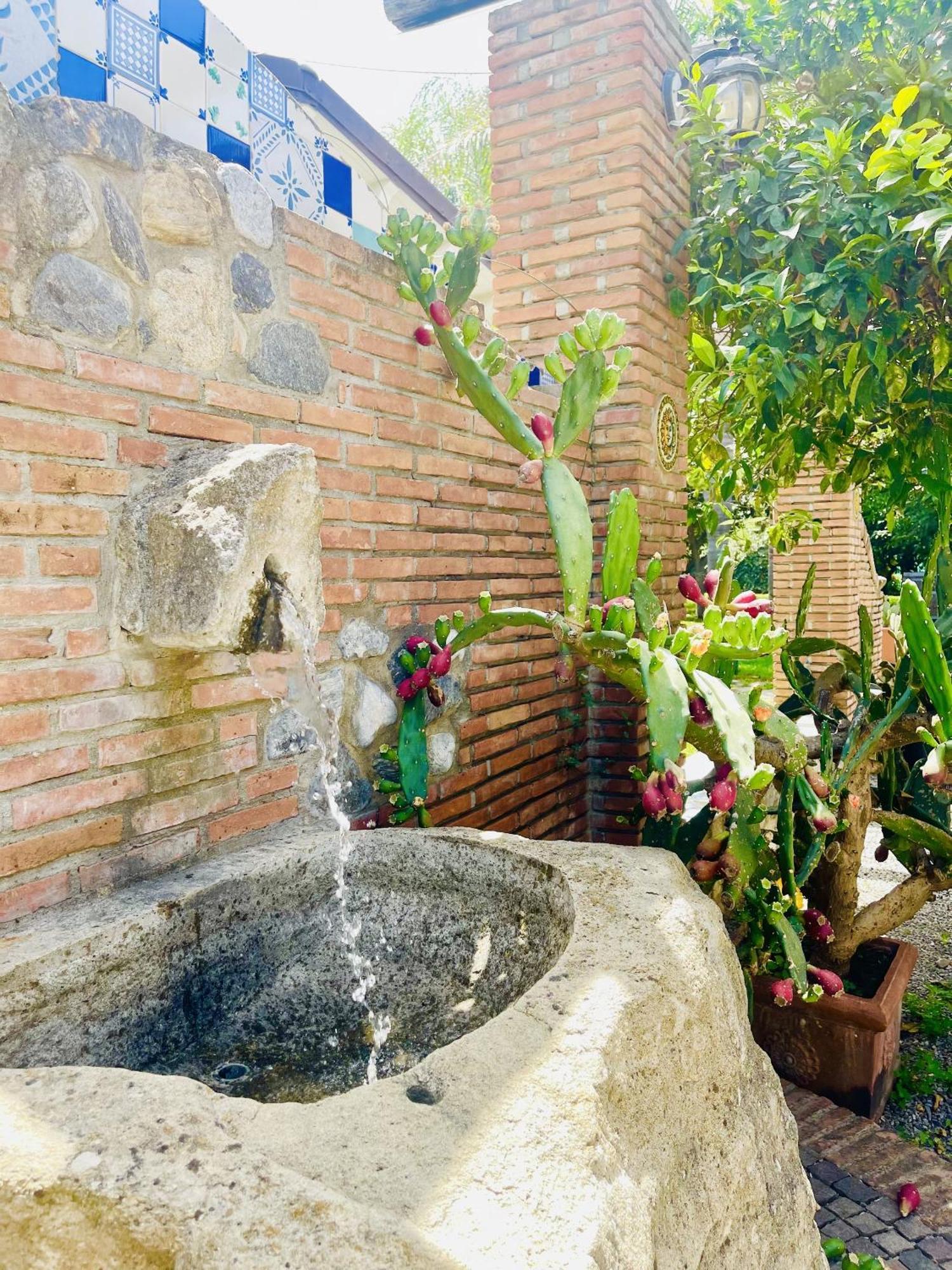Bed and Breakfast Borgo Camicia In Барчеллона-Поццо-ди-Готто Экстерьер фото