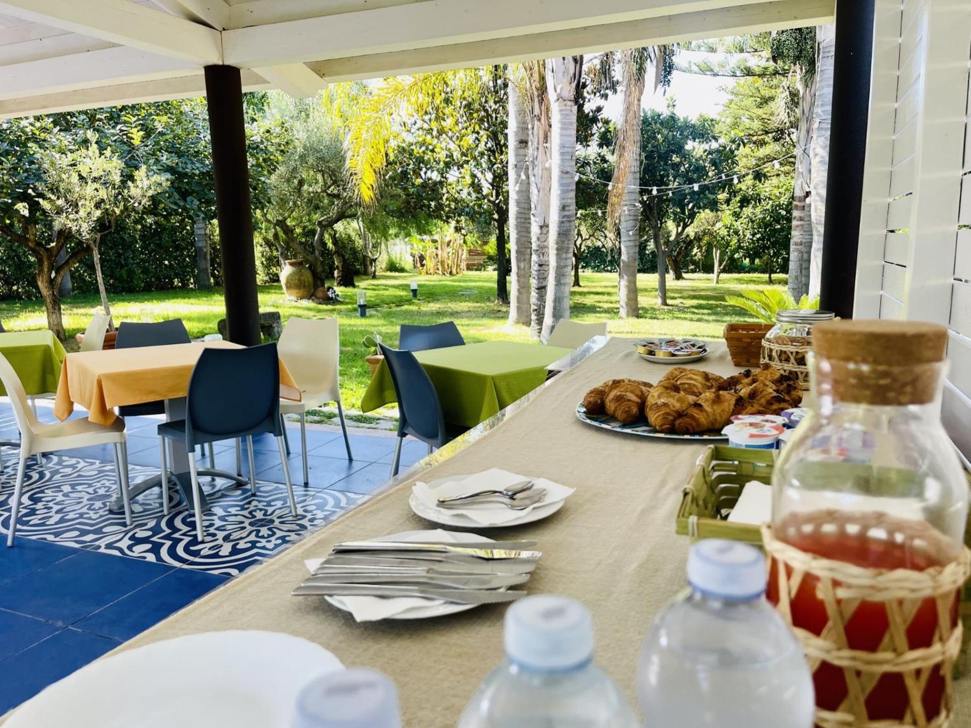 Bed and Breakfast Borgo Camicia In Барчеллона-Поццо-ди-Готто Экстерьер фото