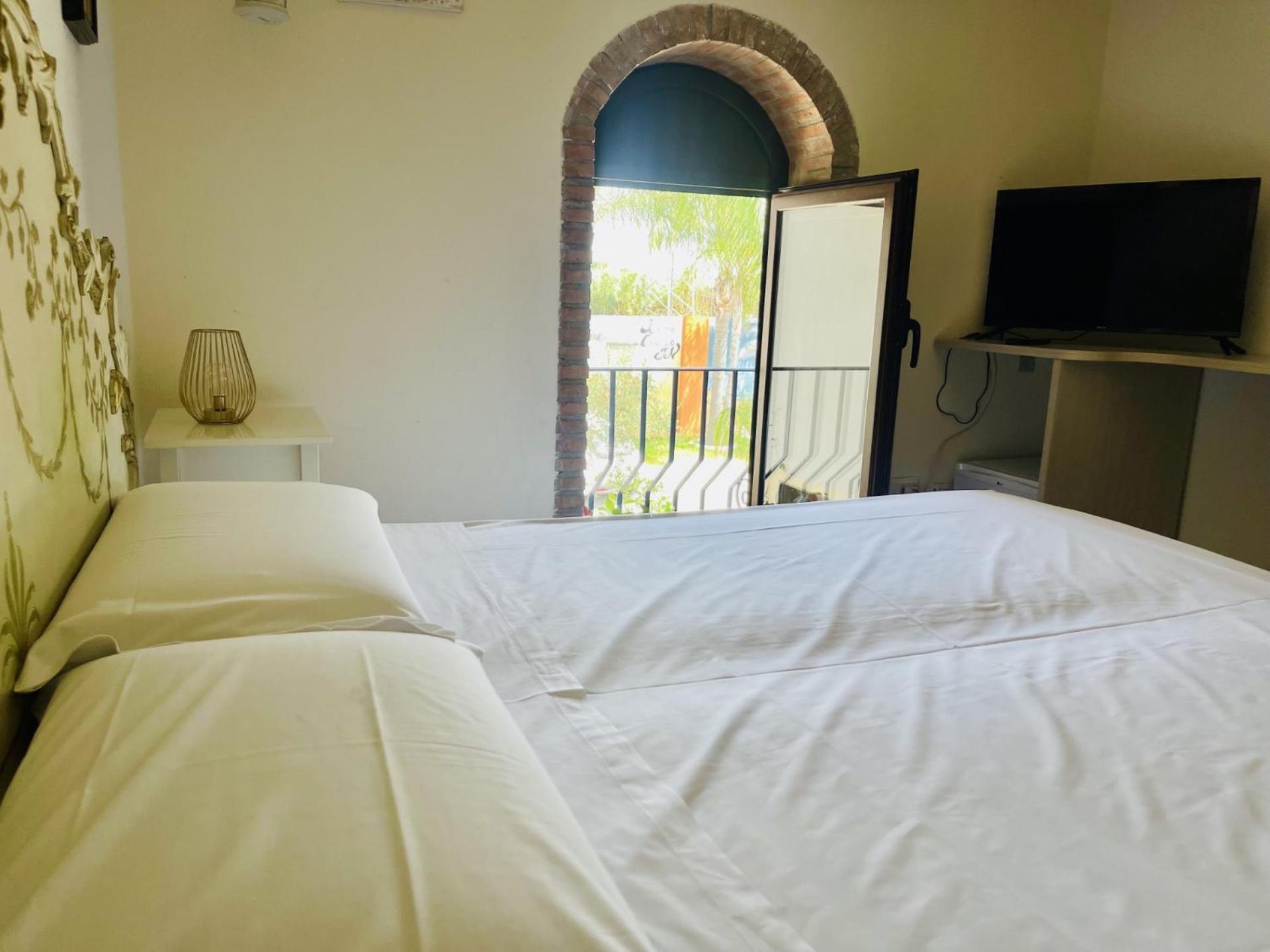 Bed and Breakfast Borgo Camicia In Барчеллона-Поццо-ди-Готто Экстерьер фото
