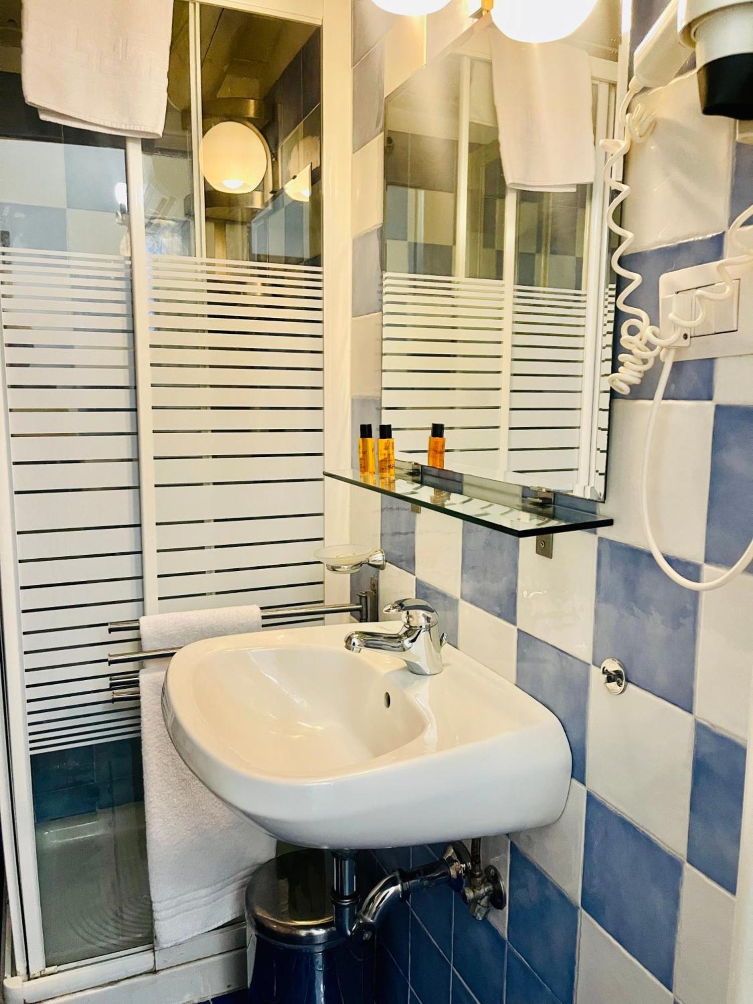 Bed and Breakfast Borgo Camicia In Барчеллона-Поццо-ди-Готто Номер фото