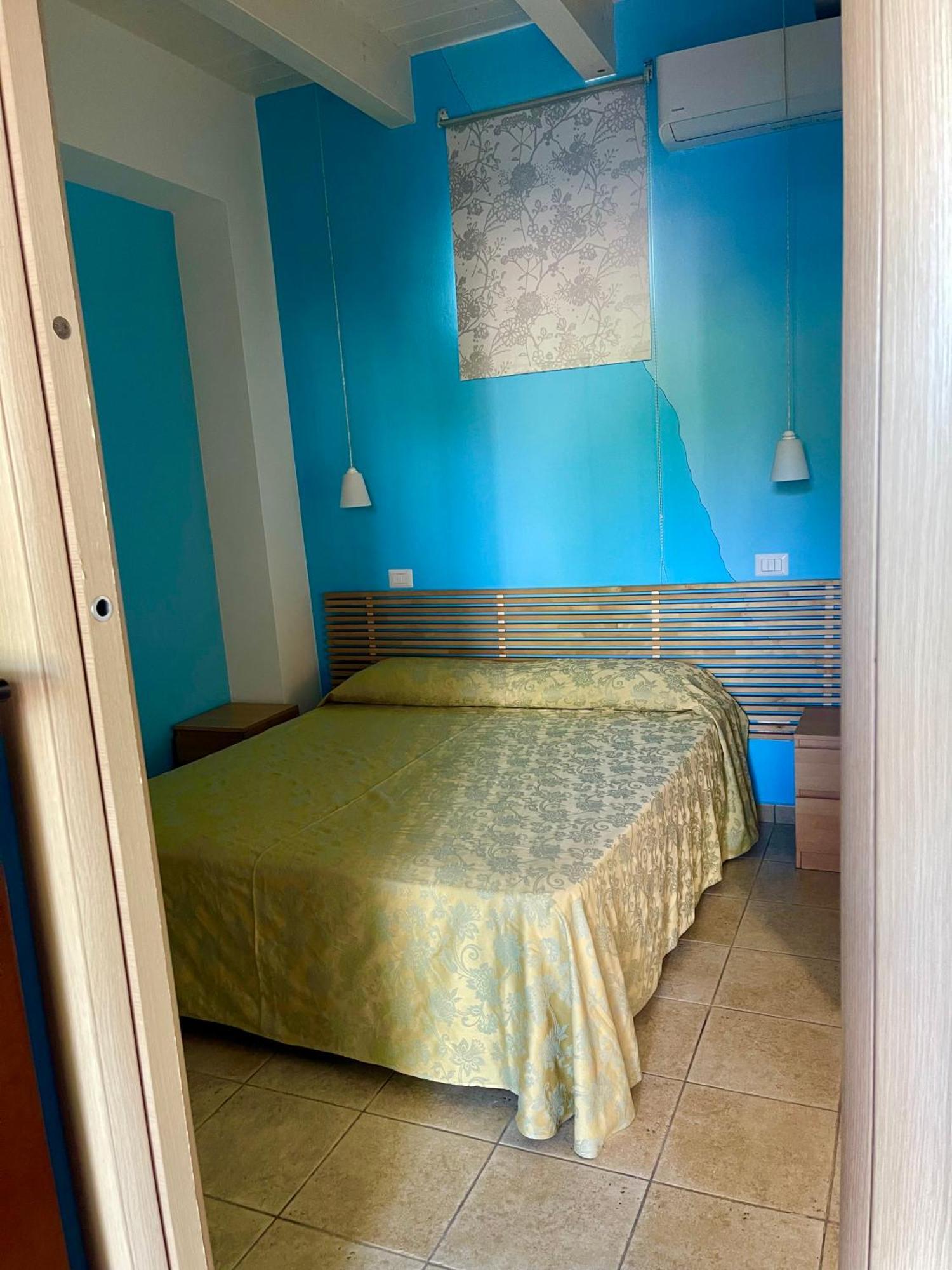 Bed and Breakfast Borgo Camicia In Барчеллона-Поццо-ди-Готто Номер фото